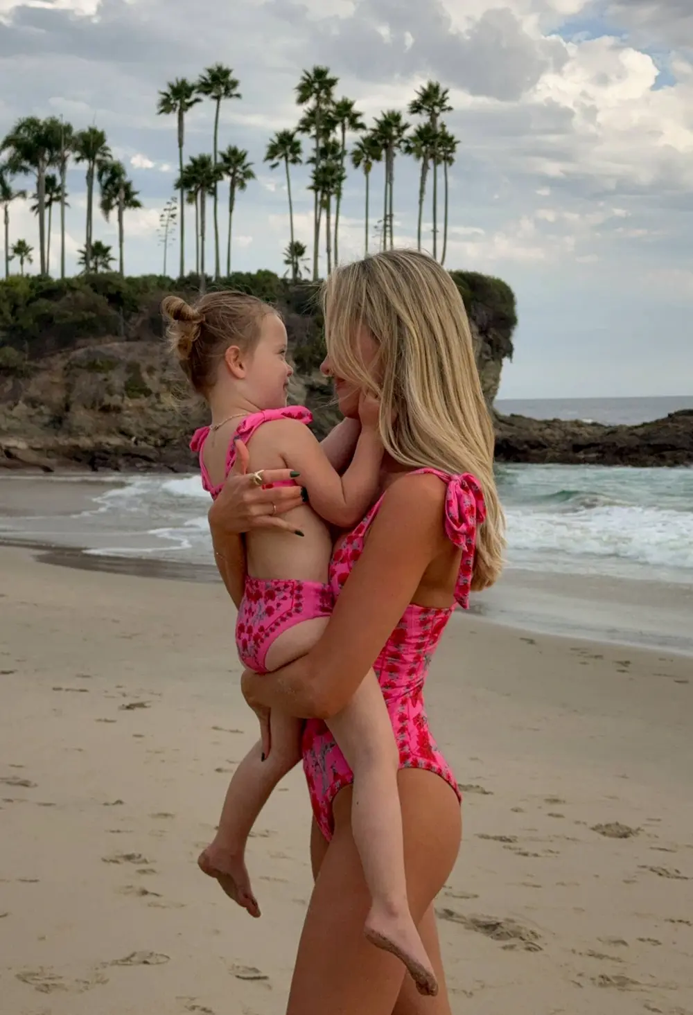 Akira One Piece Redwood Floral