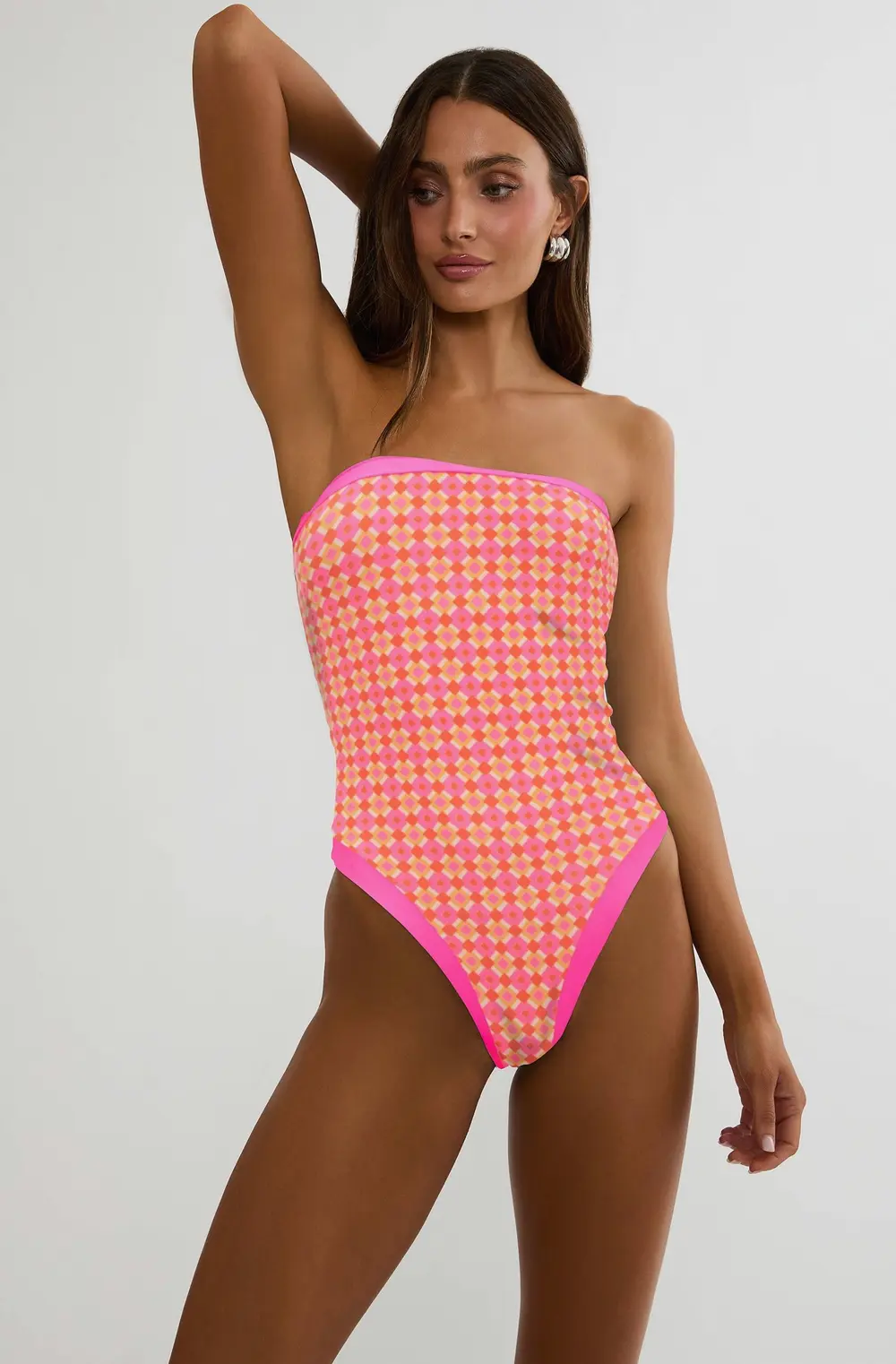 Ambrose One Piece Citrus Tile