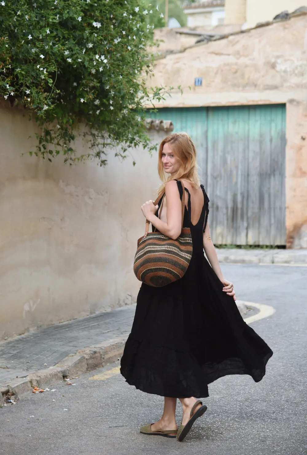 The Sevilla Dress // Noir