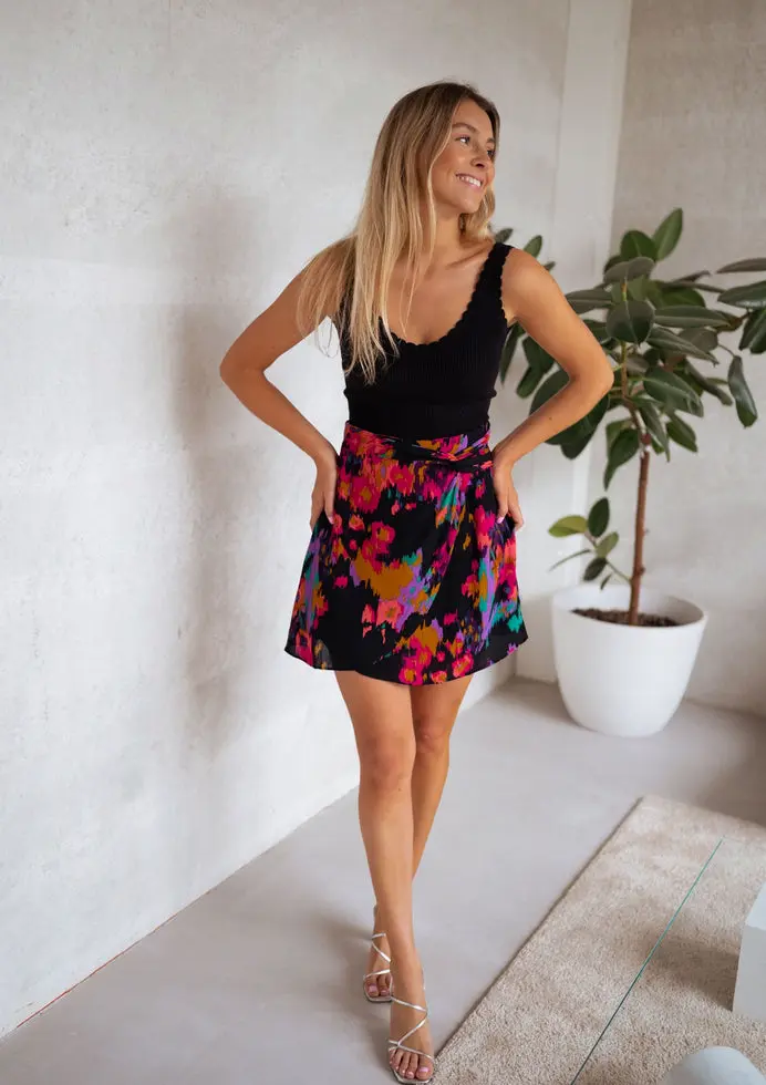Black Bella Top