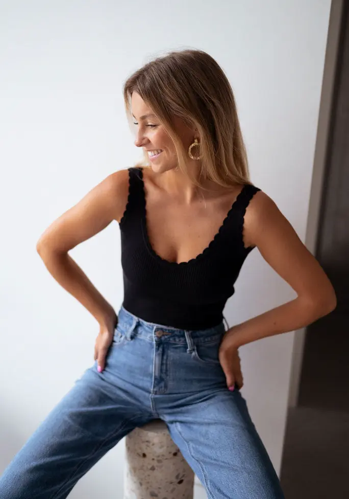 Black Bella Top