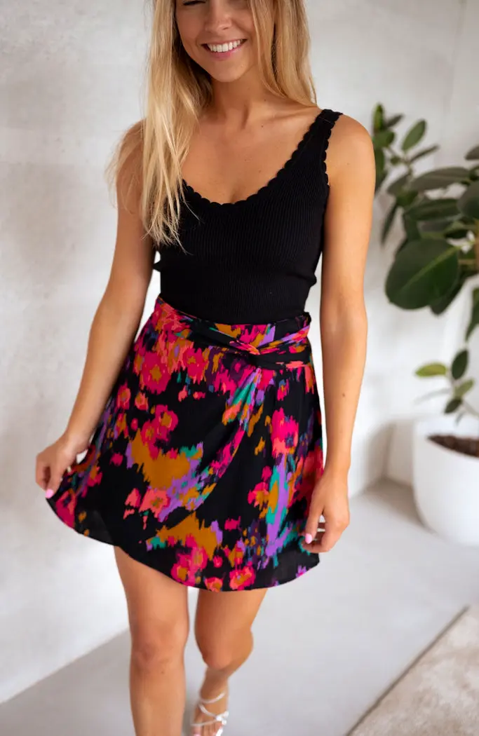 Black Bella Top