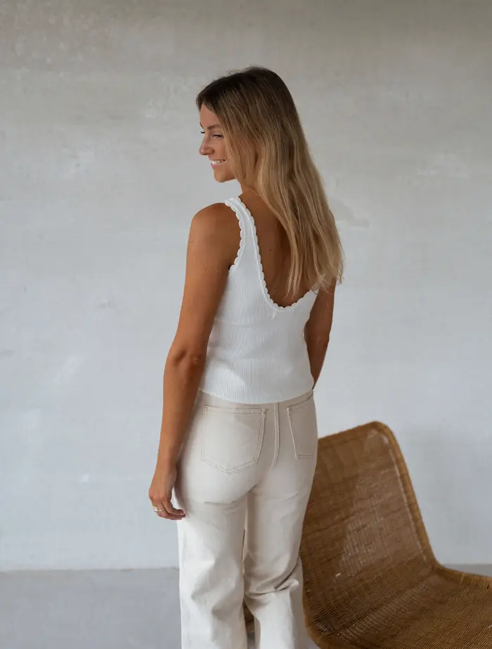 White Bella Top