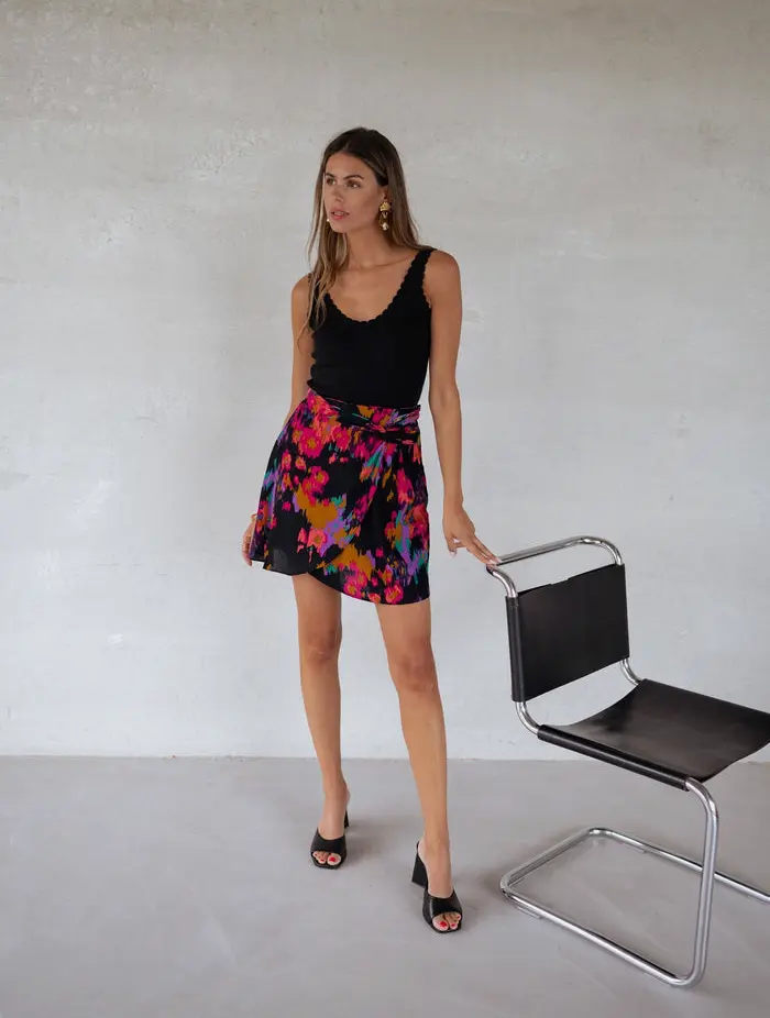 Black Bella Top