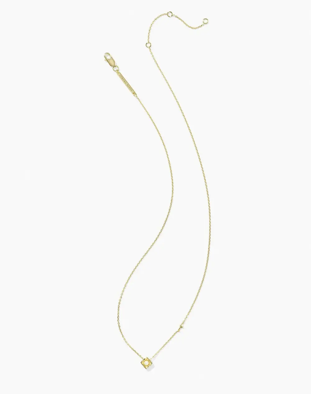 Dira Pearl Pendant Necklace