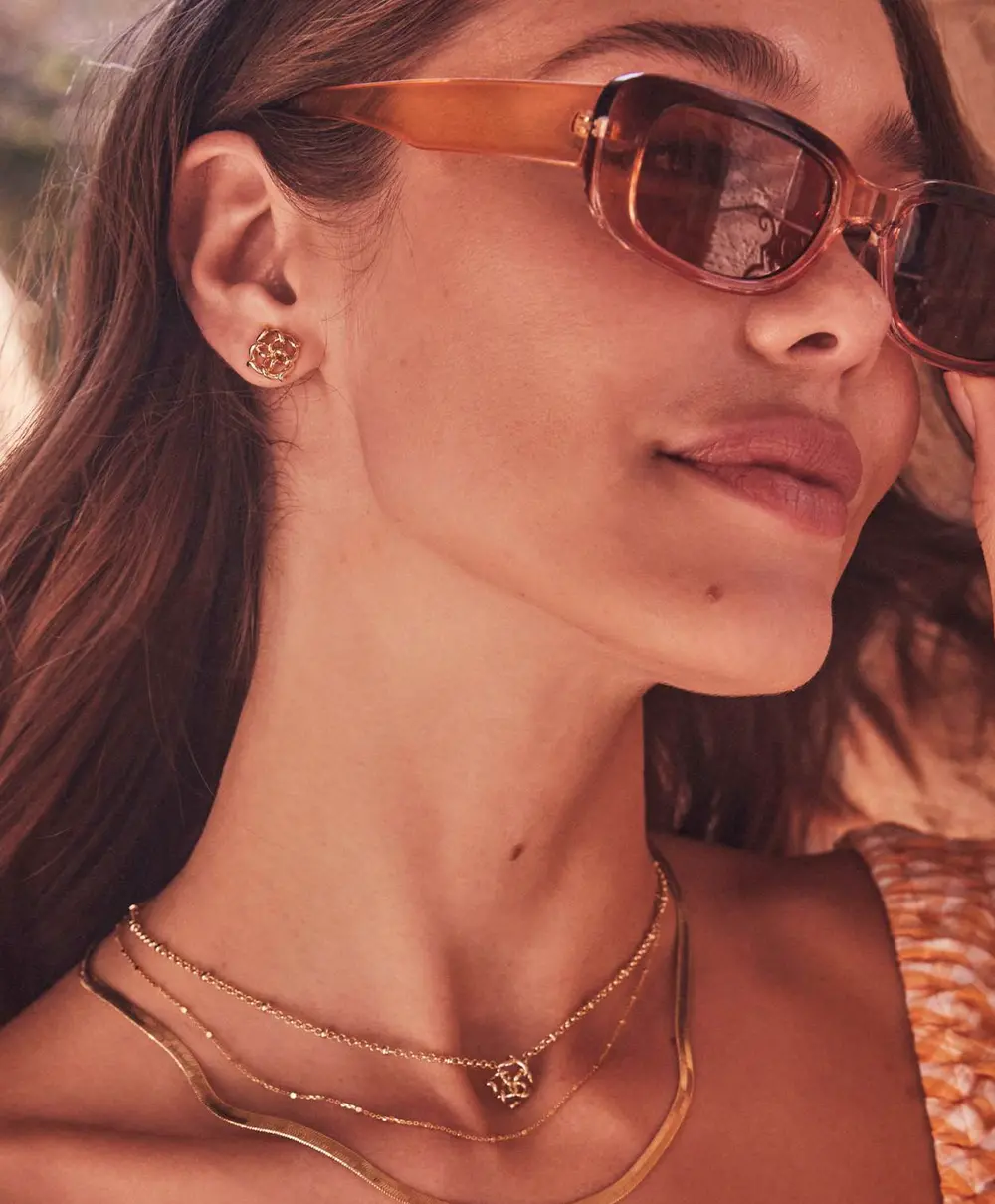 Kelly Short Pendant Necklace