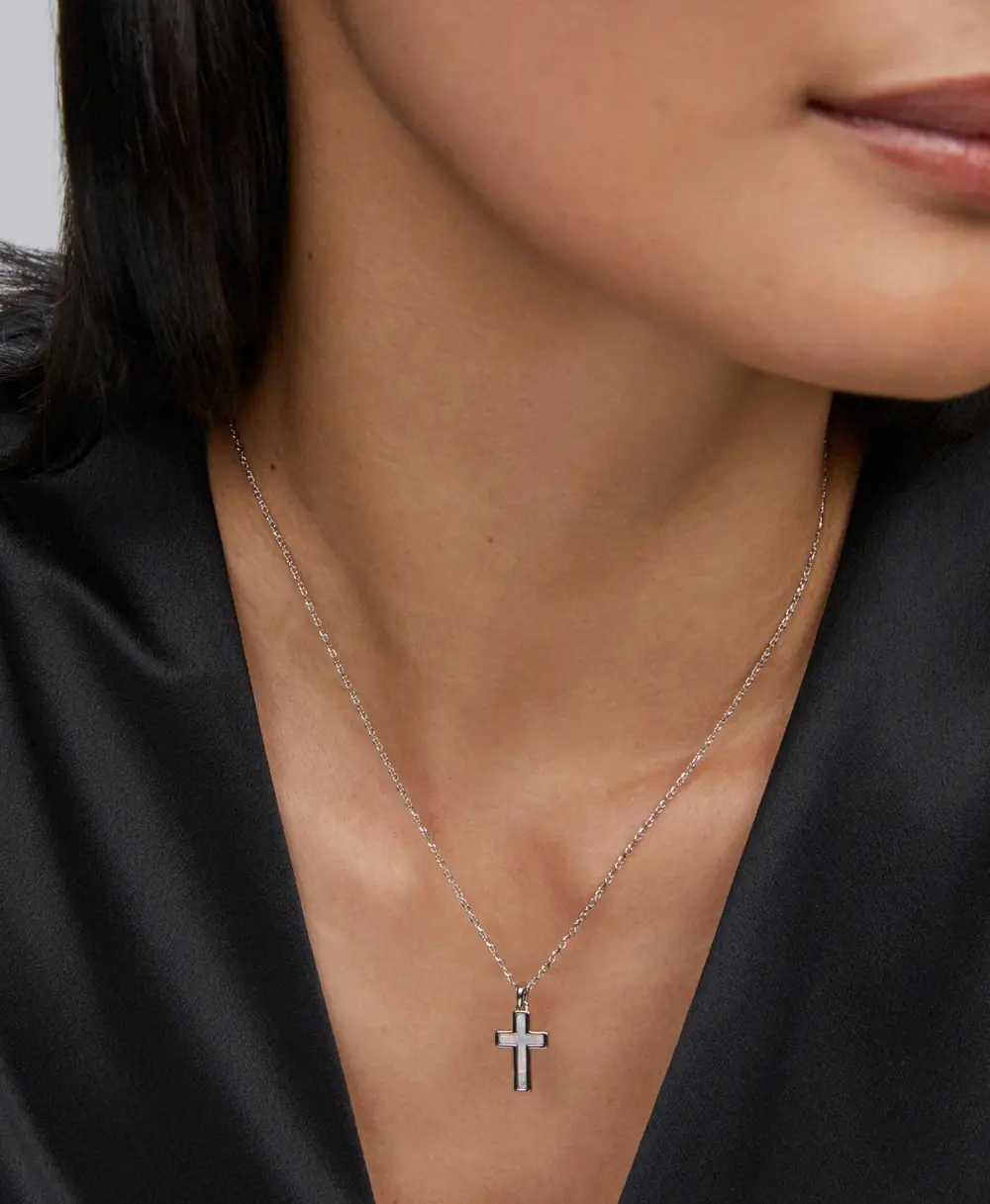 Cross Pendant Necklace in Silver