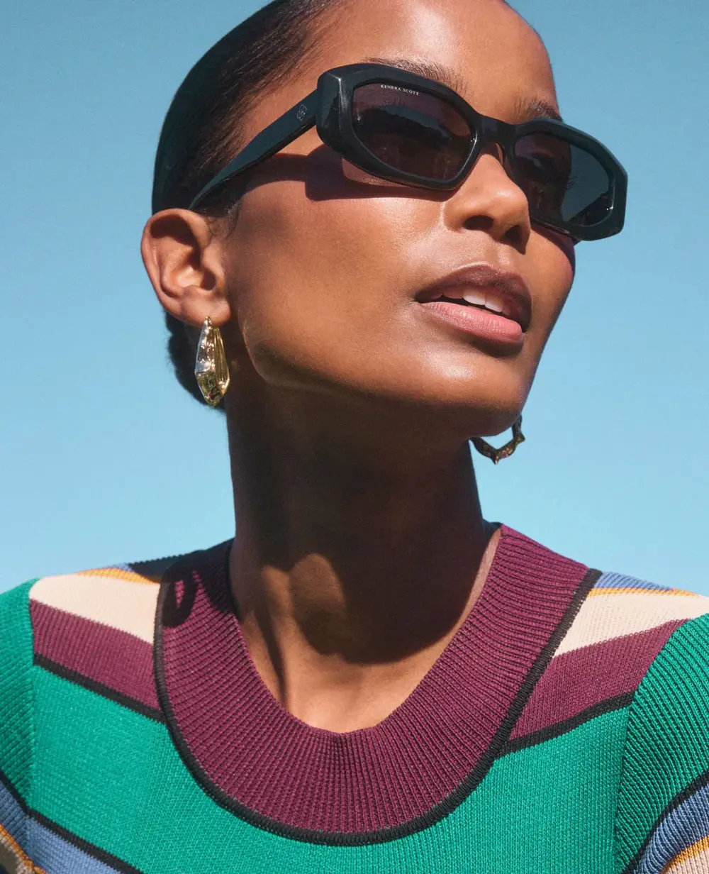 Adriana Scallop Frame Hoop Earrings