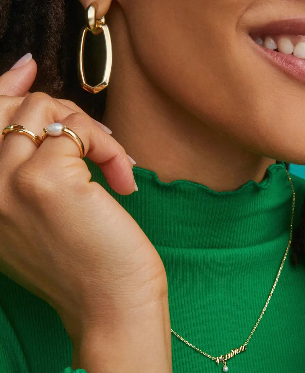 Mama Script Pendant Necklace