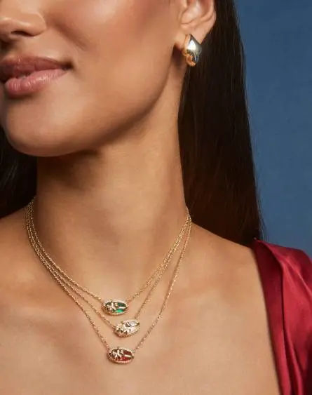 Elisa Bow Short Pendant Necklace