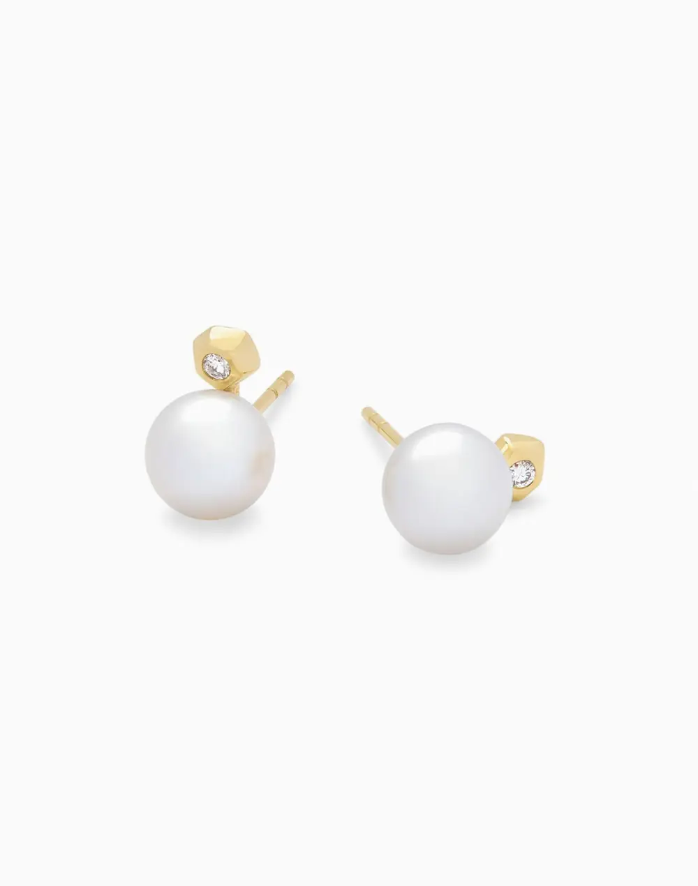 Cathleen 14k Yellow Gold Stud Earrings in Pearl