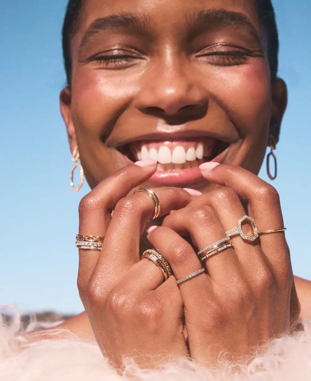 Posey Band Ring in White Diamond