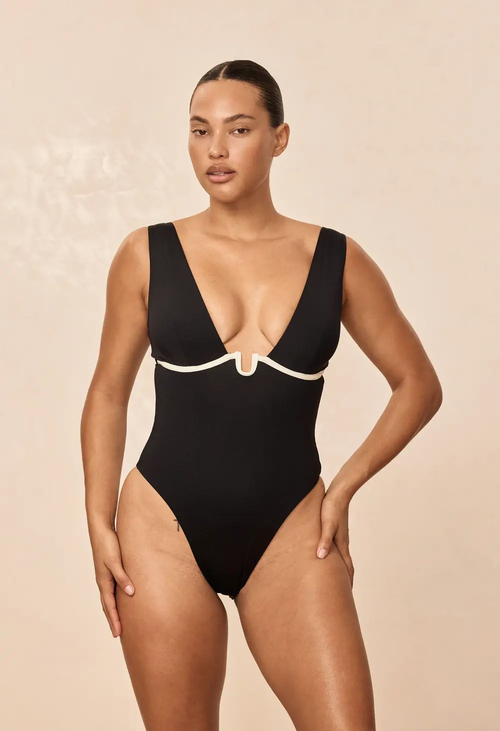 Milos One Piece - Black/Ivory