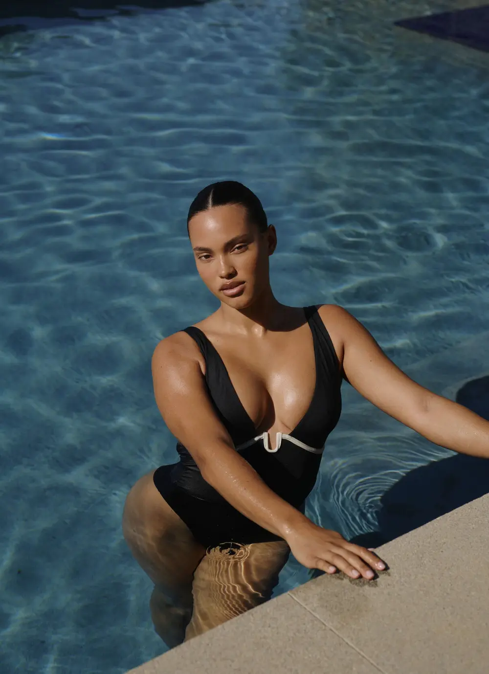 Milos One Piece - Black/Ivory