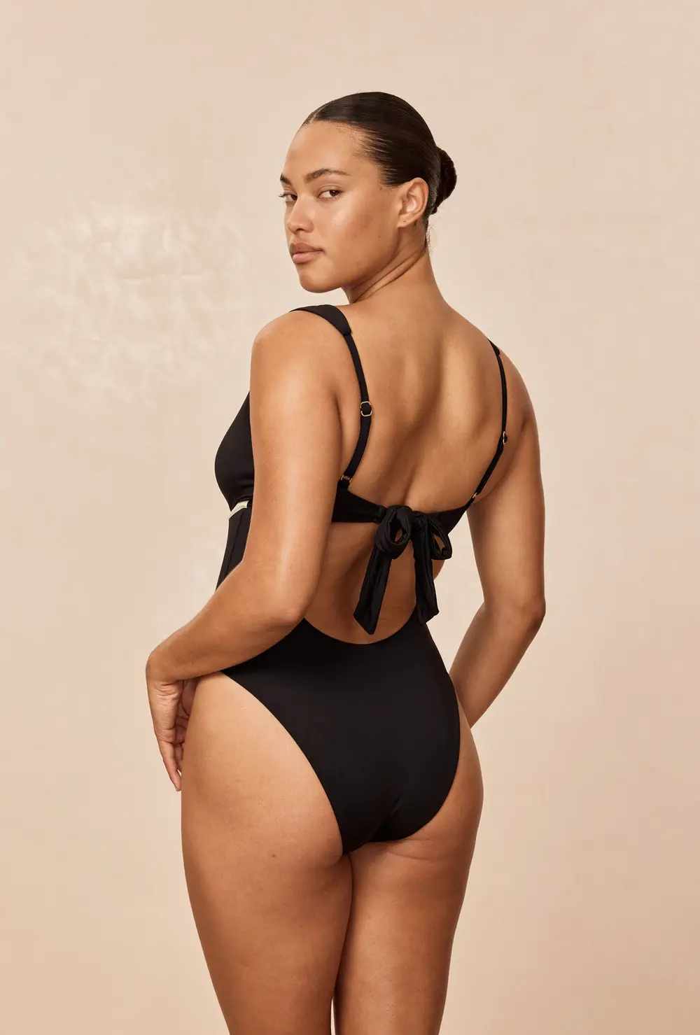 Milos One Piece - Black/Ivory