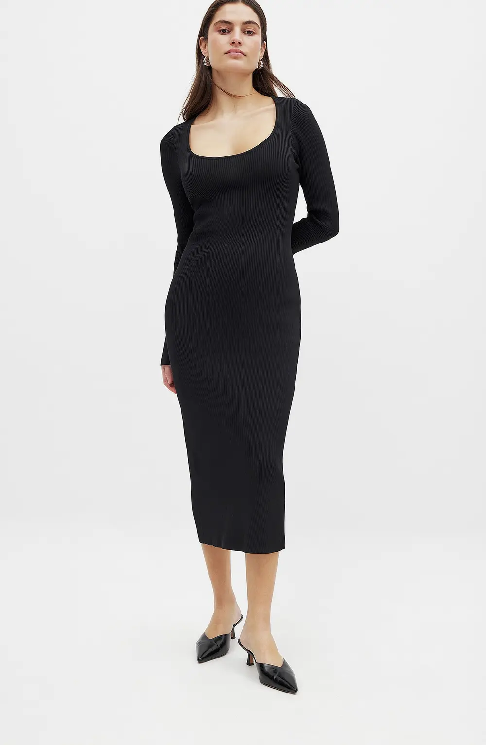 Fine Knitted Trumpet Sleeve Midi Dress Black