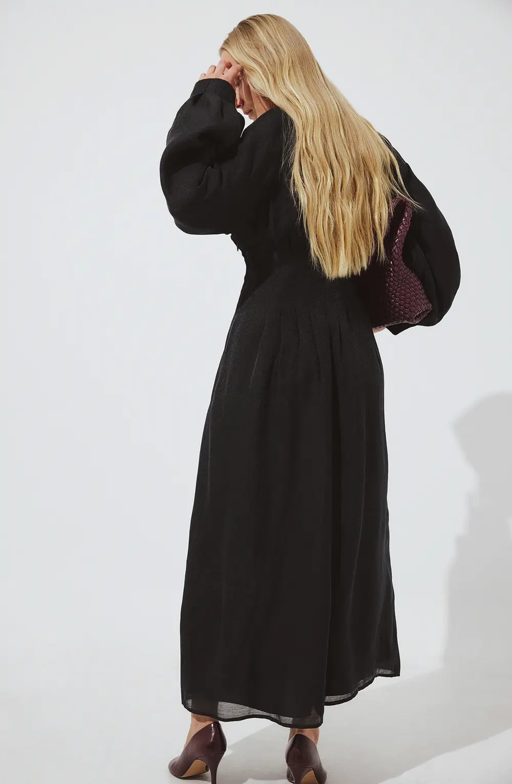 Pleated Waist V Neck Midi Dress Black