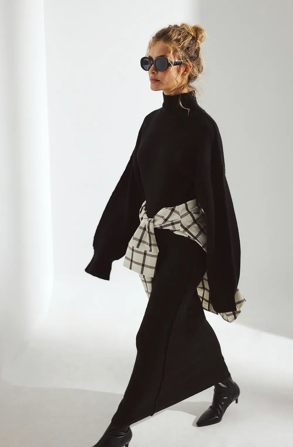 Knitted Wool Blend Sculptural Midi Dress Black