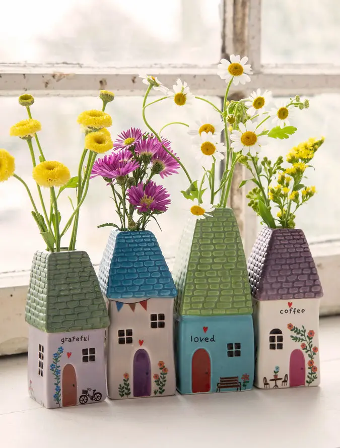 Cottage Bud Vase - Quaint Cottage