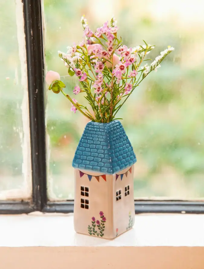Cottage Bud Vase - Quaint Cottage