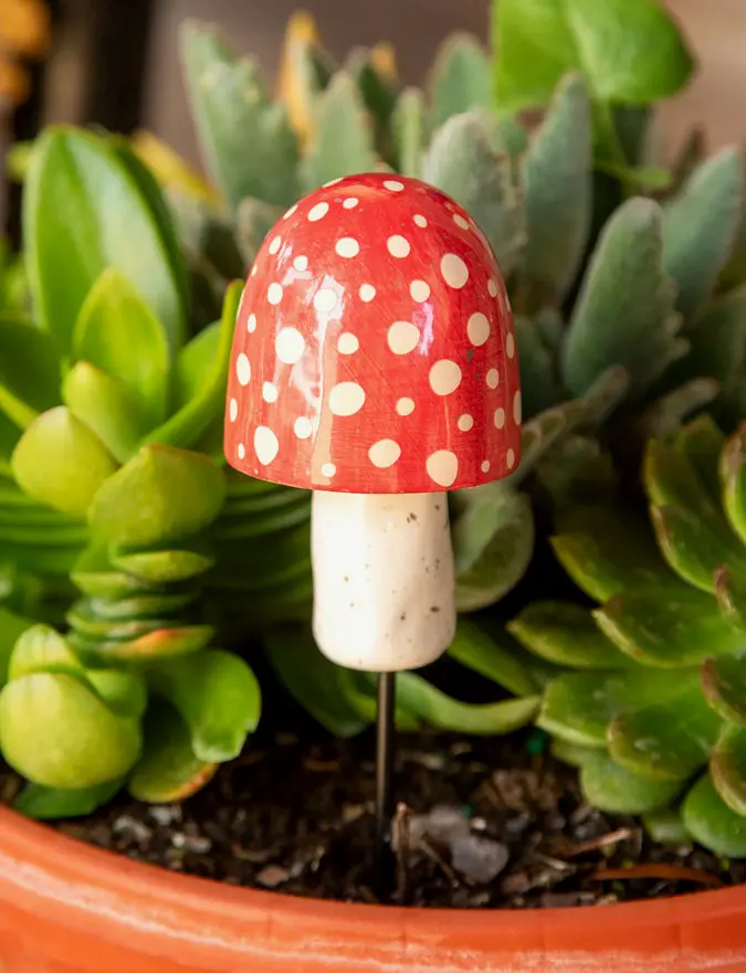 Hide-A-Key Mushroom Stake