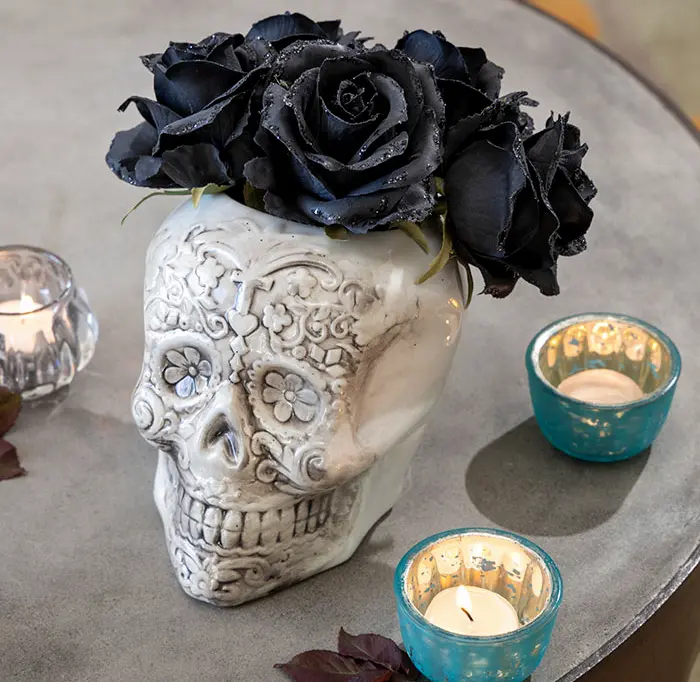 Sugar Skull & Black Roses
