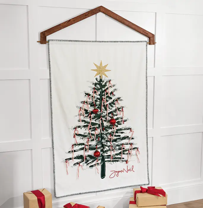 Regal Tannenbaum Tapestry