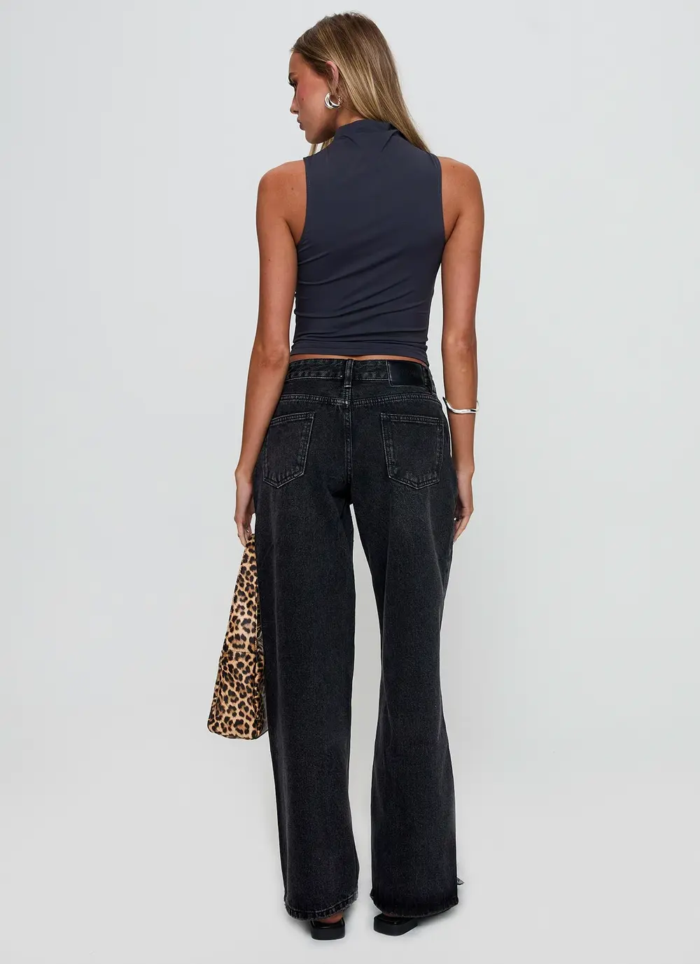 Serenitia Mid Rise Relaxed Jeans Washed Black