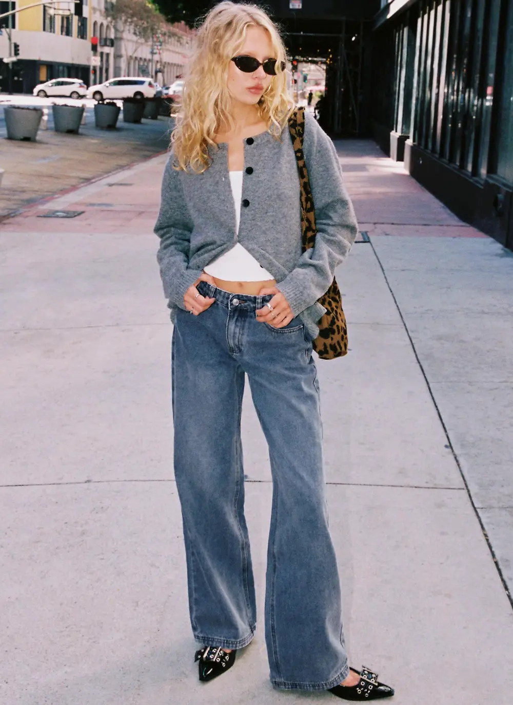 Everlong Mid Rise Straight Leg Jeans Mid Blue Wash