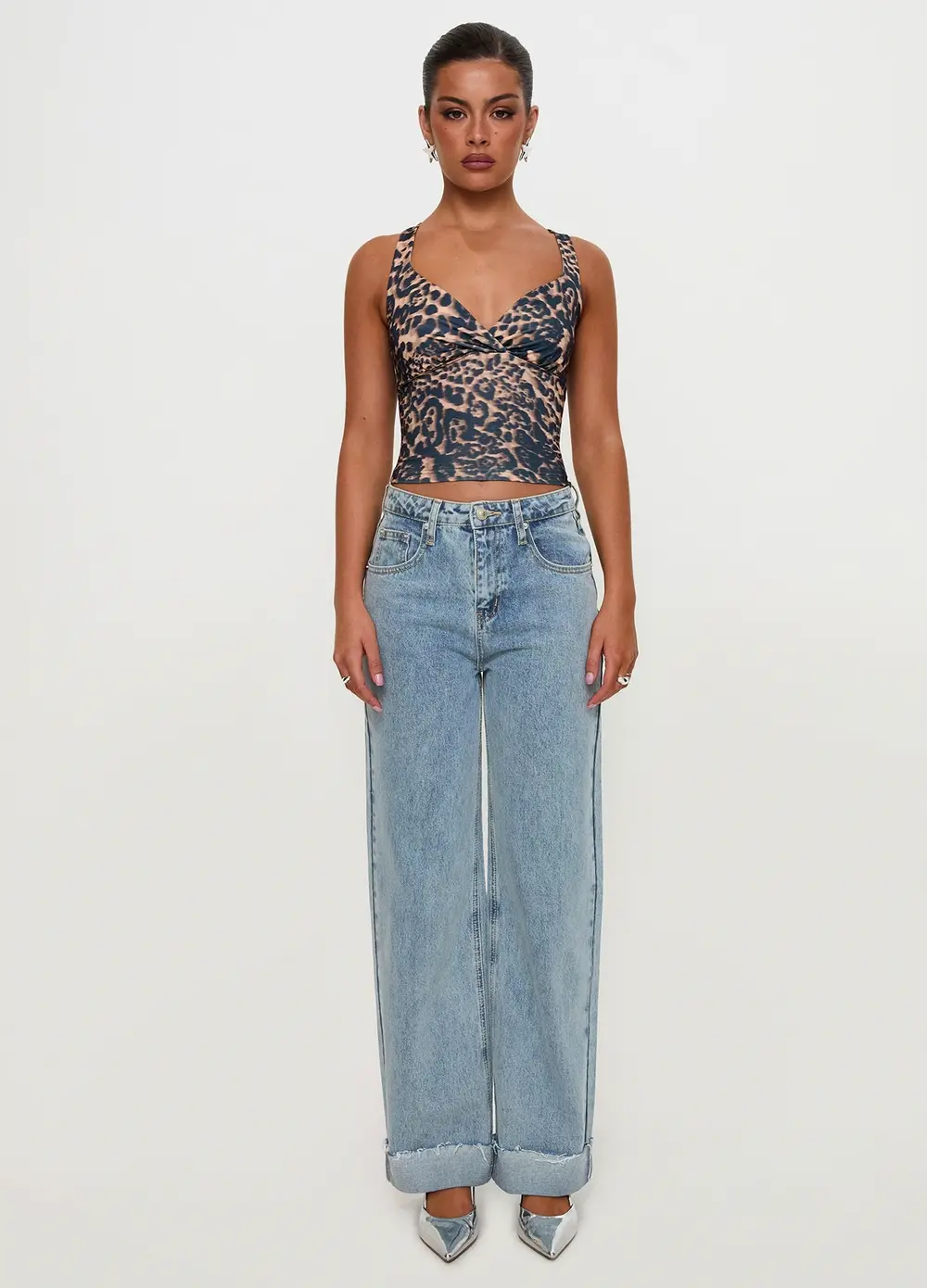 Ollie Mid Rise Straight Leg Jean Light Wash Denim