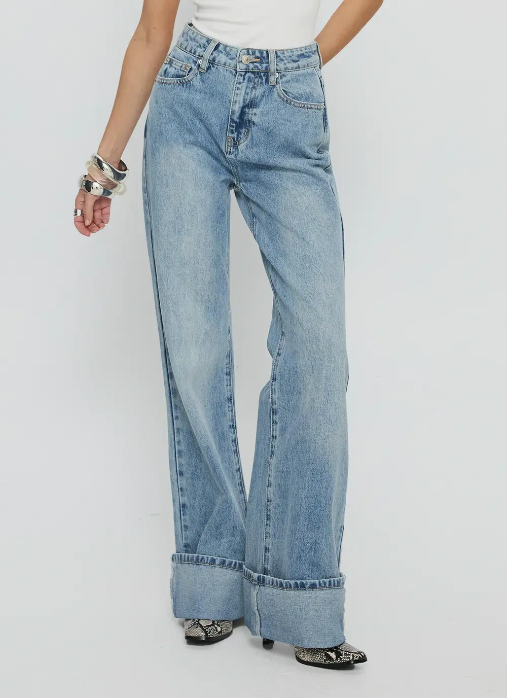 Florida Keys Mid Rise Straight Leg Cuffed Jeans Light Blue Wash
