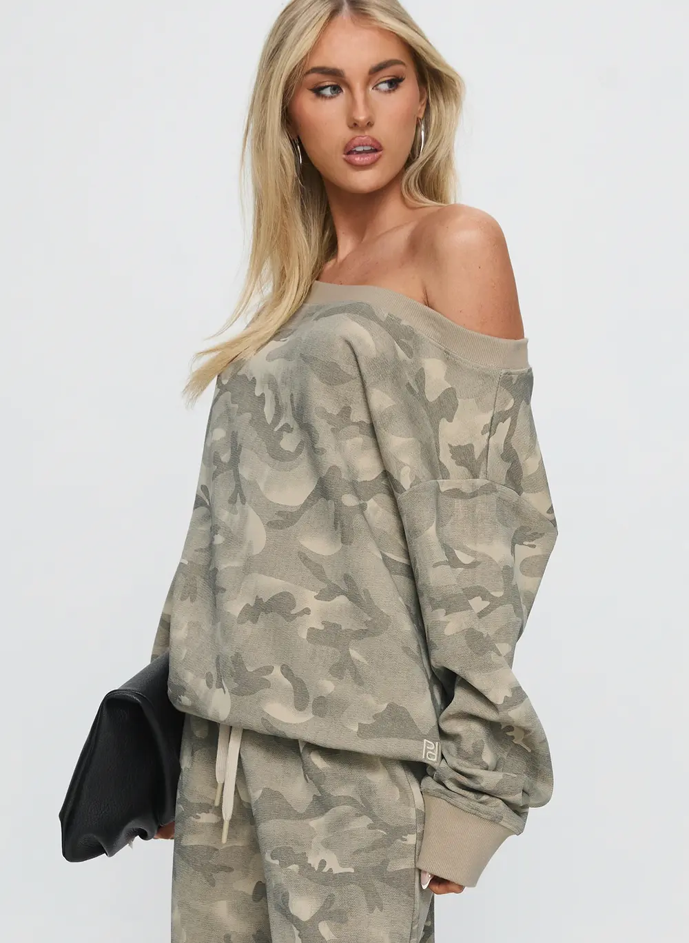 Wellness Off The Shoulder Jumper Washed Camo