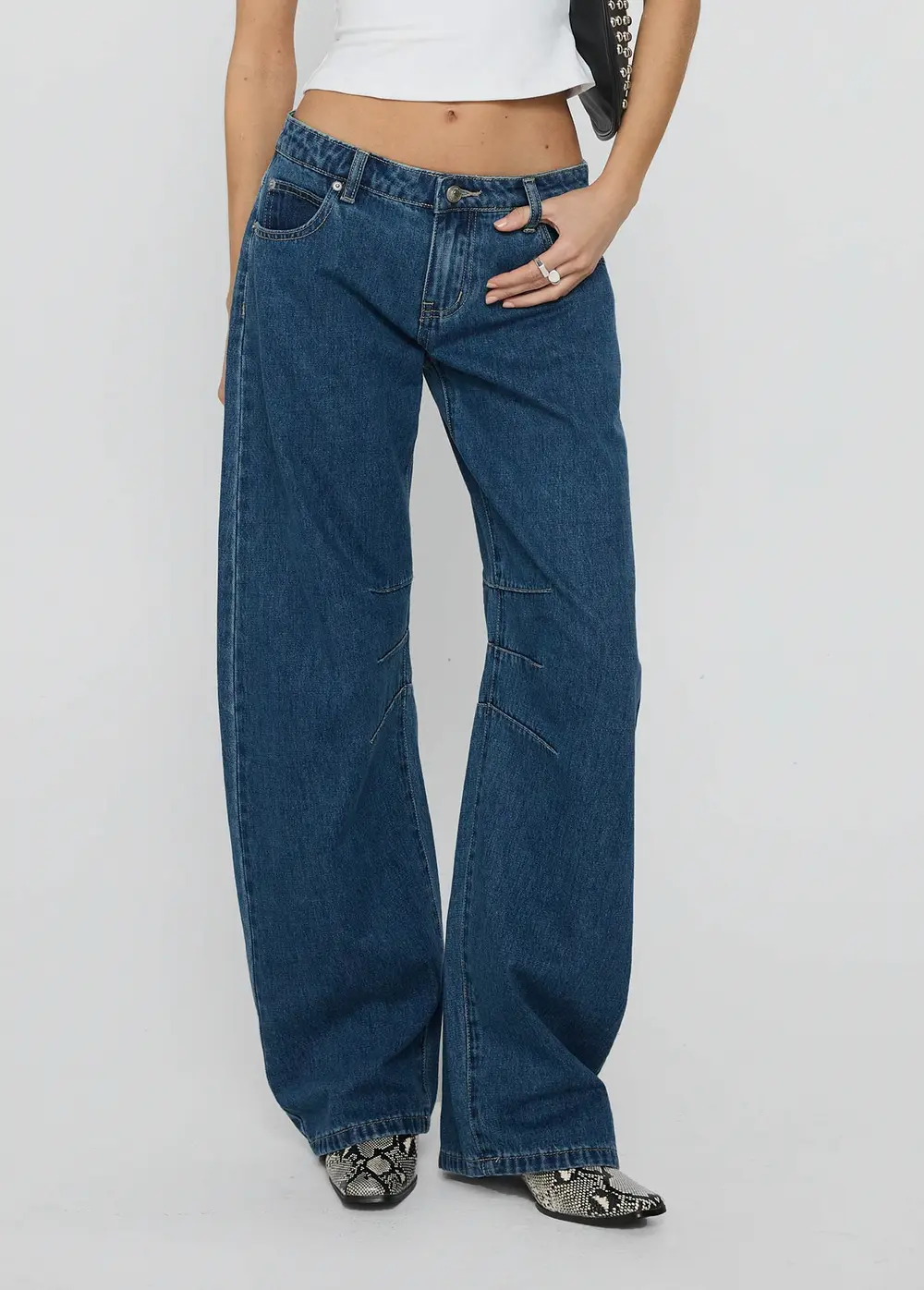 Tippie Low Rise Barrel Leg Jeans Mid Wash