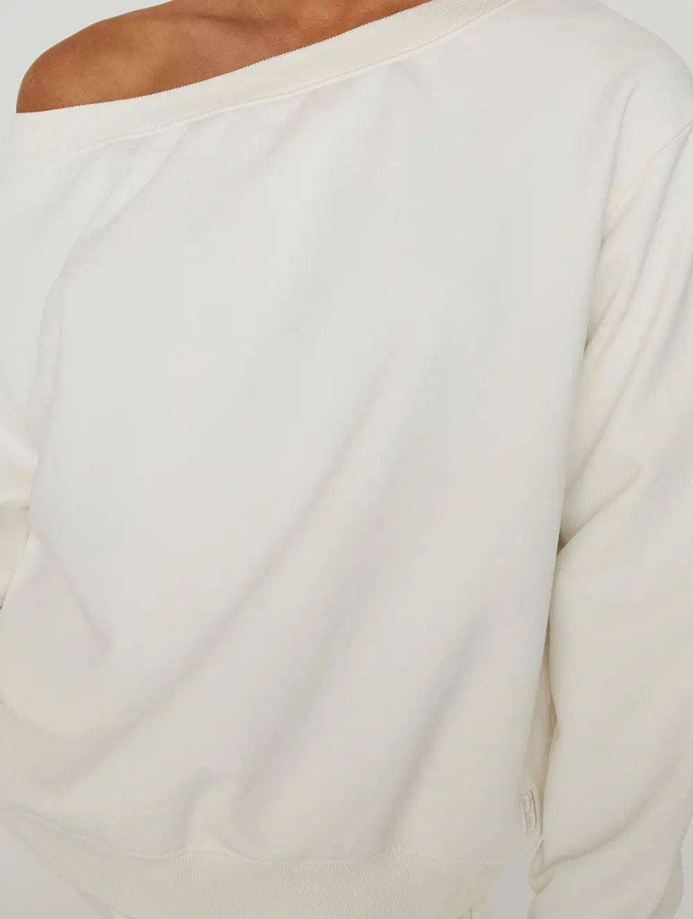 Wellness Off The Shoulder Jumper Washed White