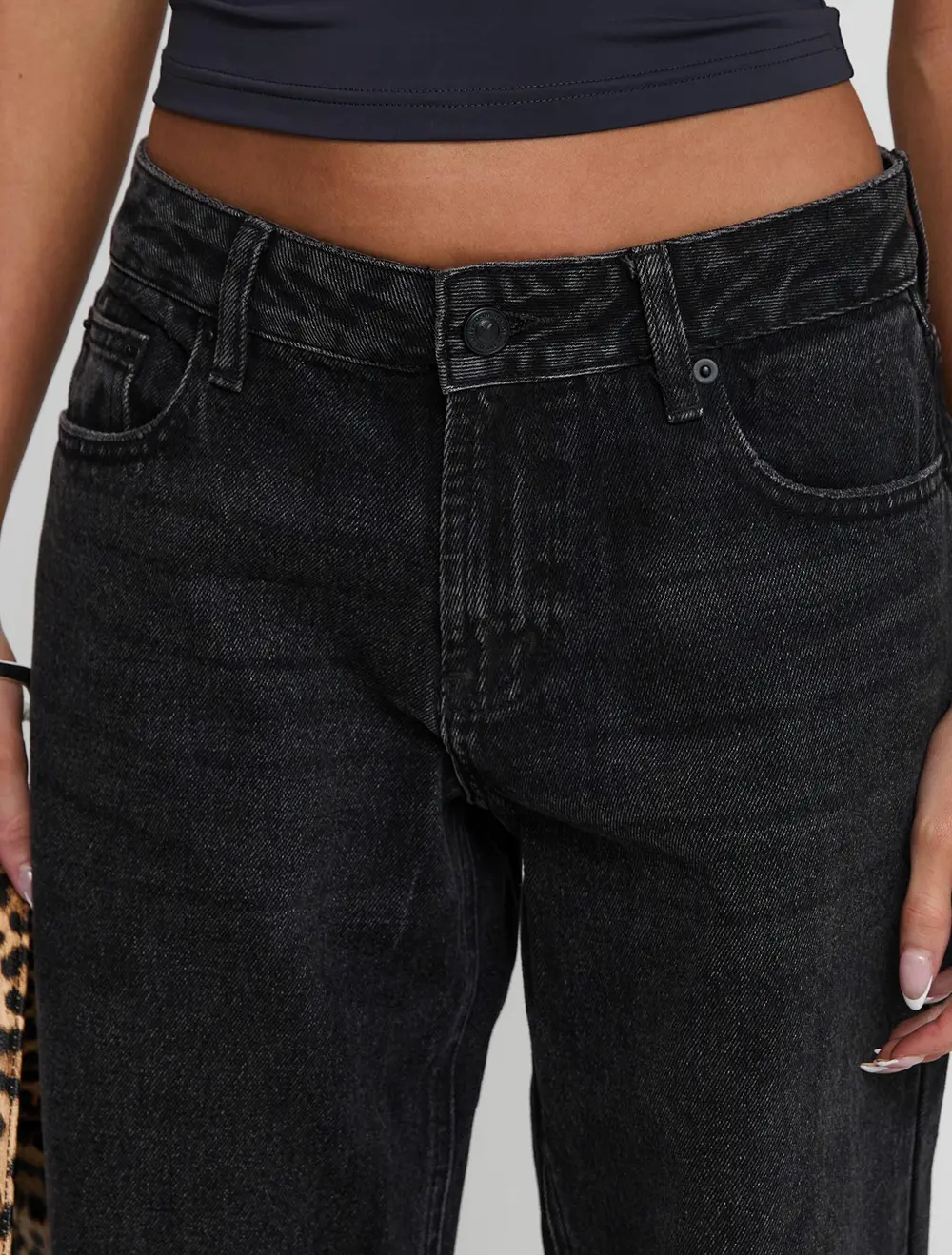 Serenitia Mid Rise Relaxed Jeans Washed Black