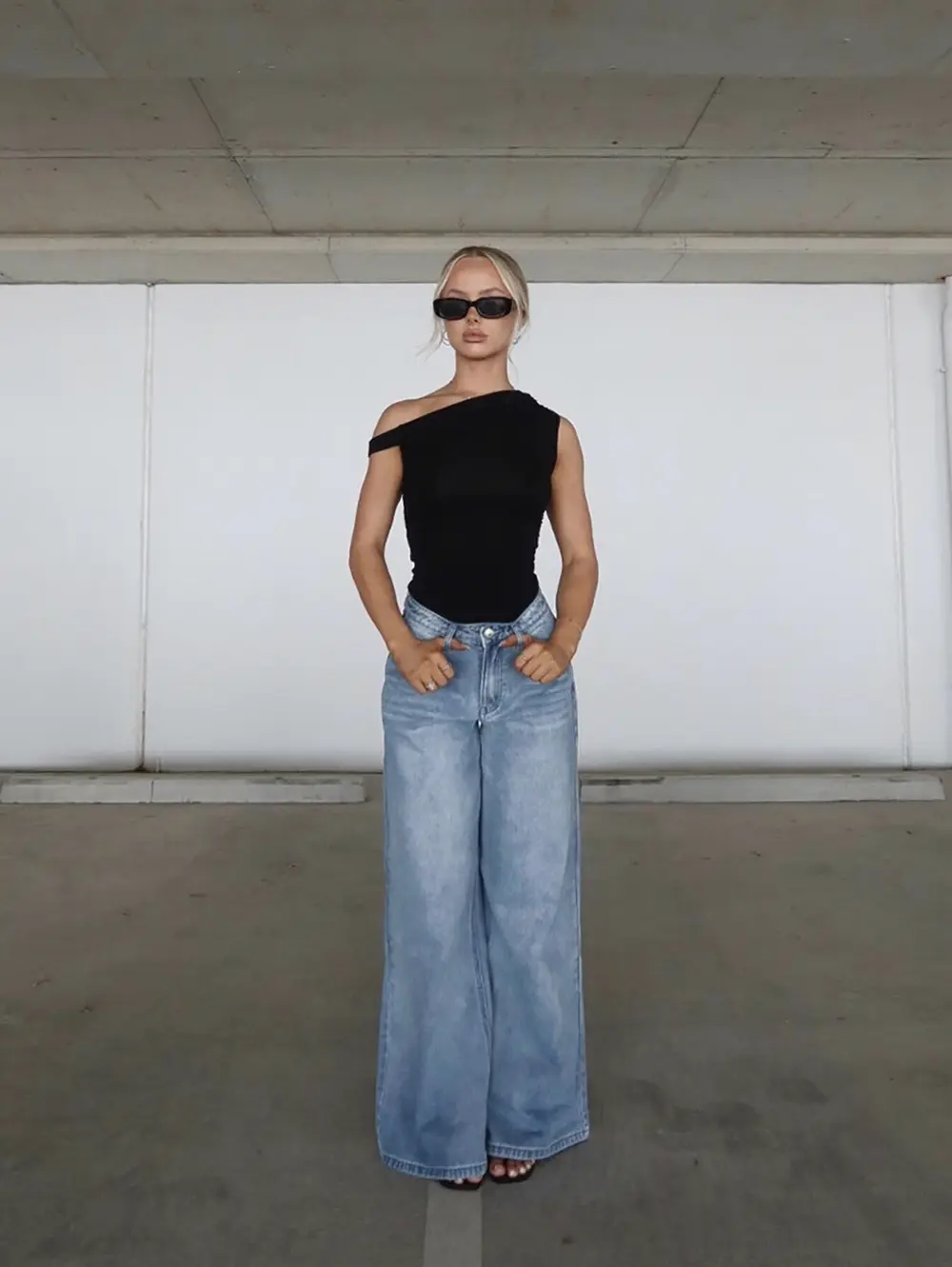 Naylor Mid Rise Wide Leg Jeans Light Blue Wash