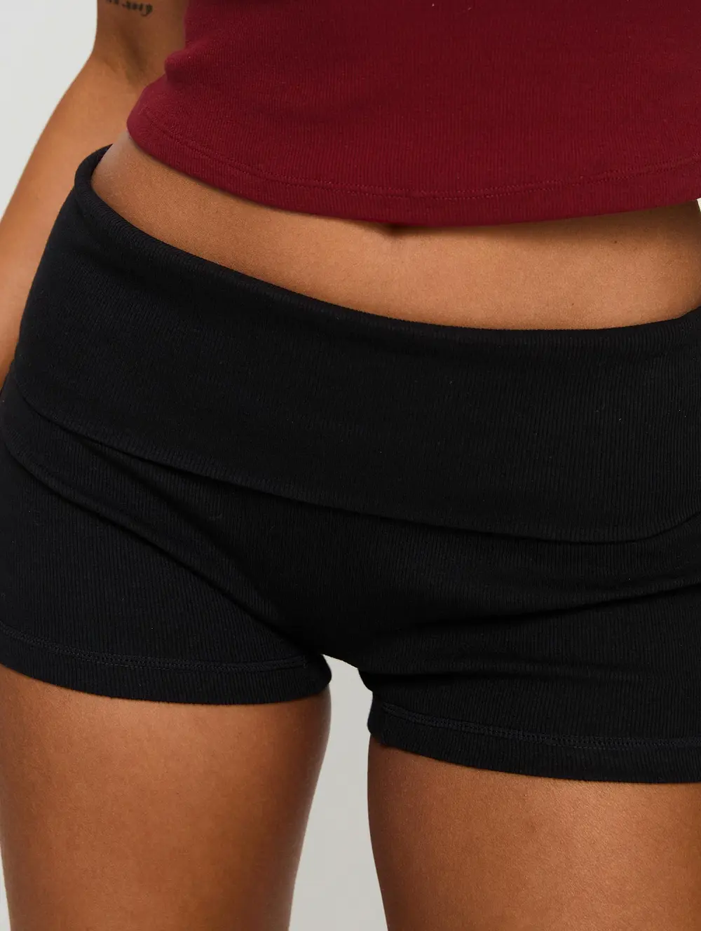 Baseline Low Rise Rib Shorts Black