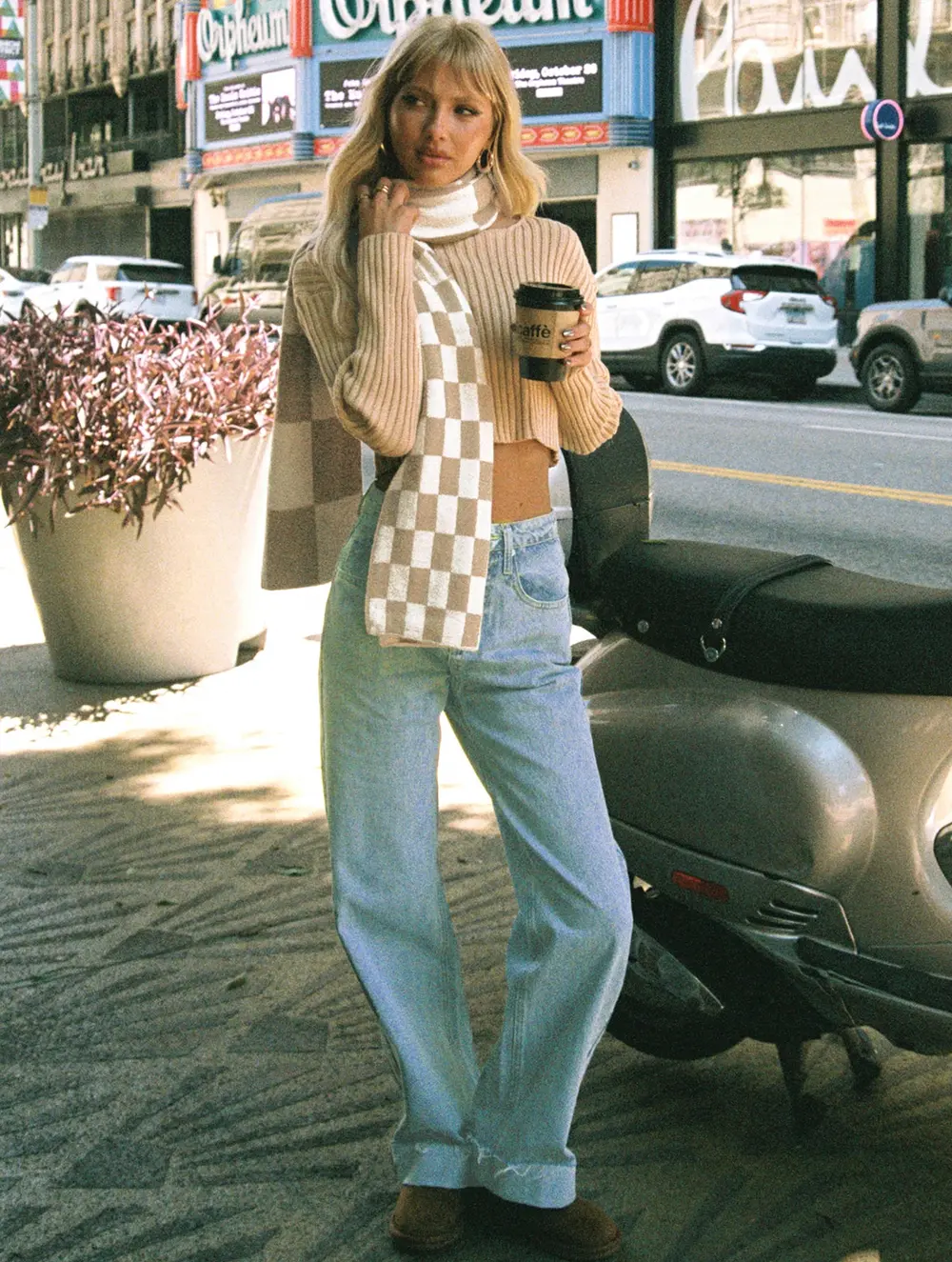 Ollie Mid Rise Straight Leg Jean Light Wash Denim