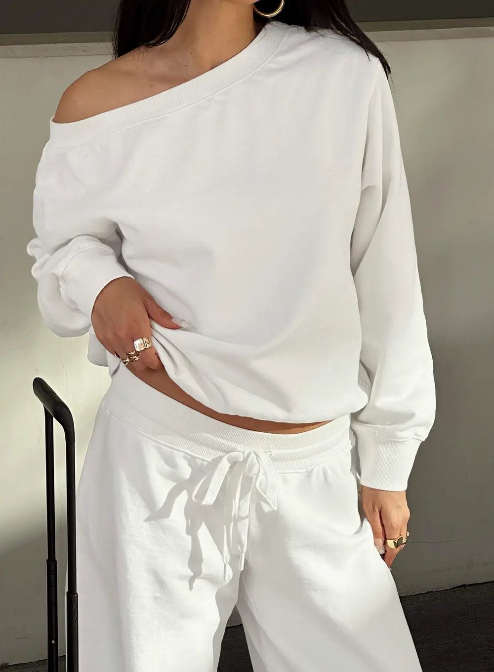 Wellness Off The Shoulder Jumper Washed White