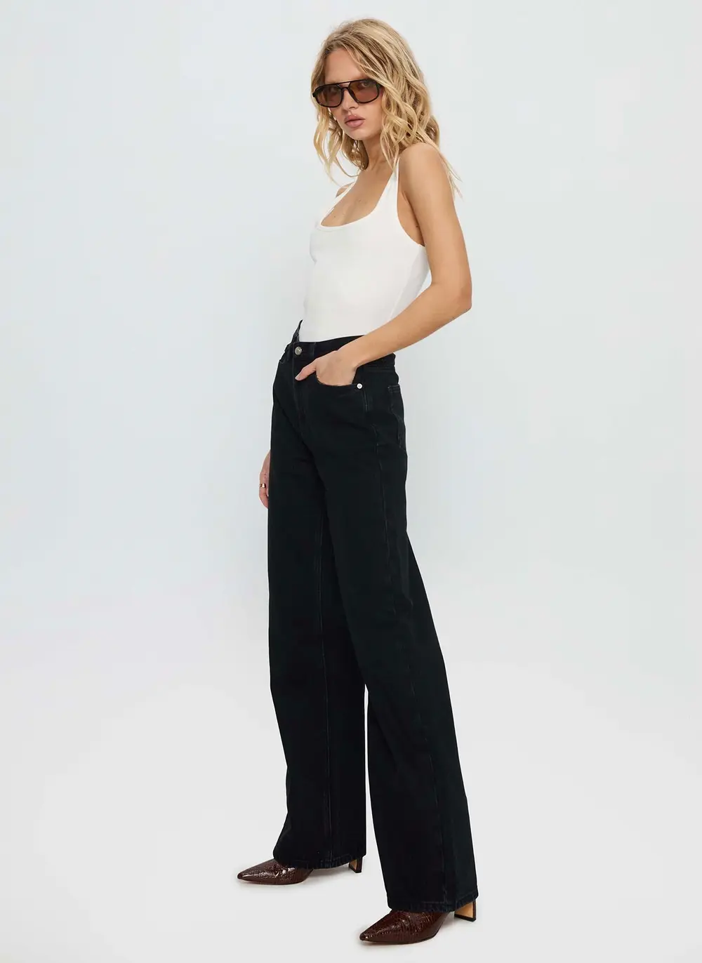 Maple Mid Rise Flare Washed Black