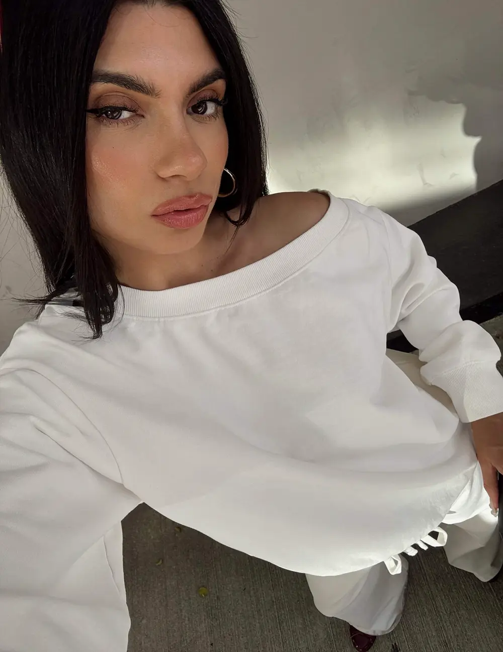 Wellness Off The Shoulder Jumper Washed White