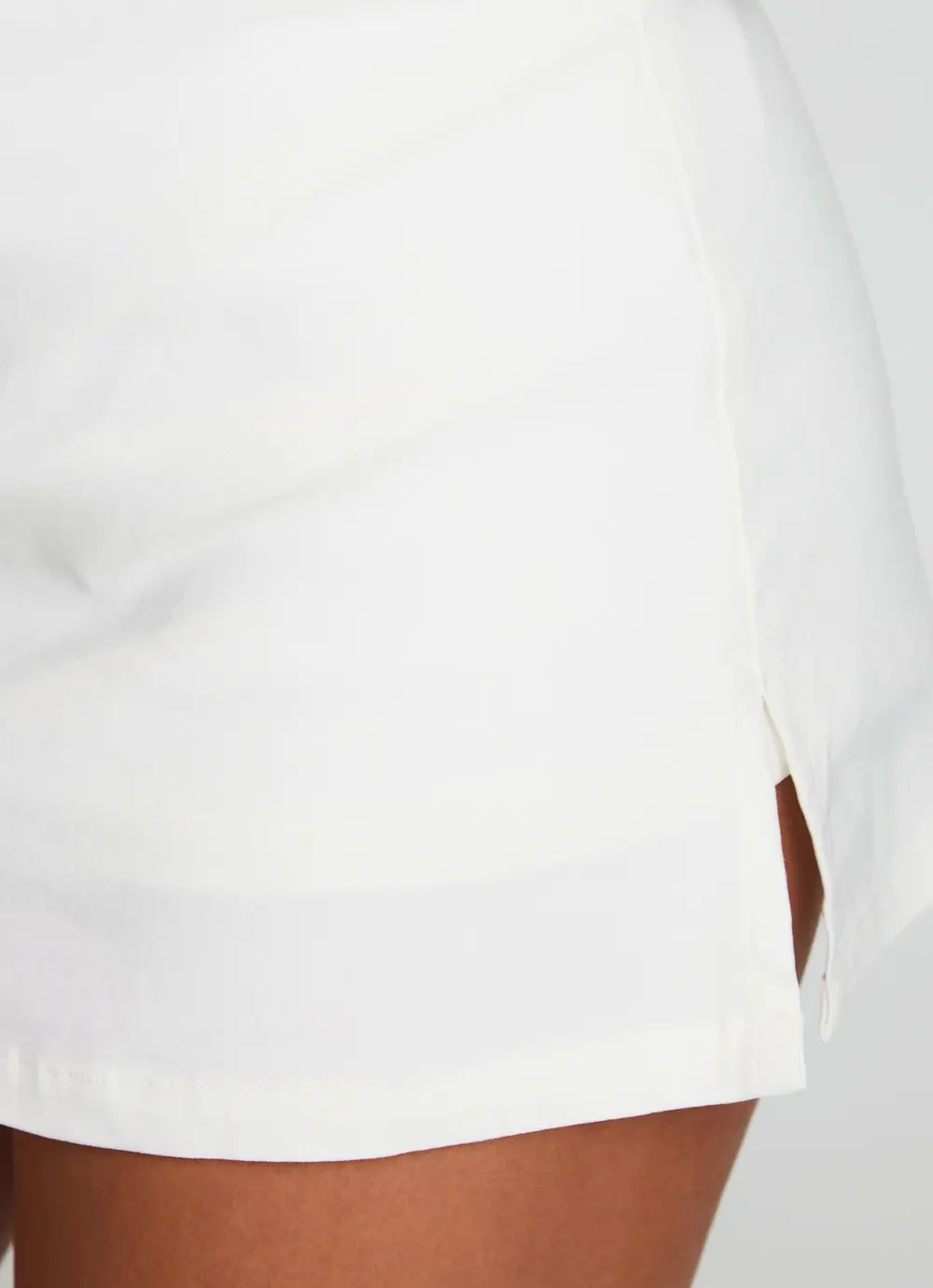 Can't Sleep Skort White Petite