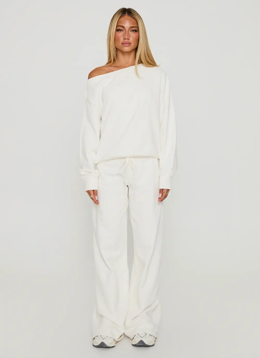 Wellness Off The Shoulder Jumper Washed White
