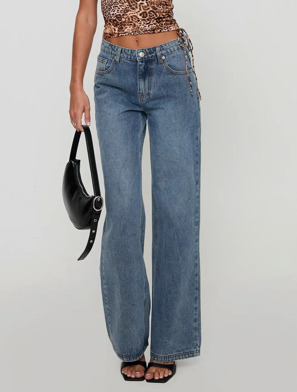 Everlong Mid Rise Straight Leg Jeans Mid Blue Wash