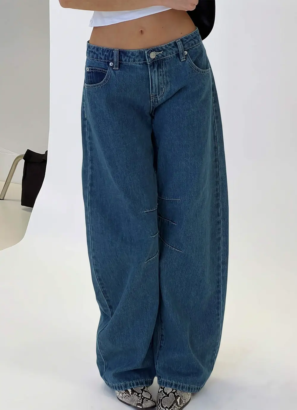 Tippie Low Rise Barrel Leg Jeans Mid Wash