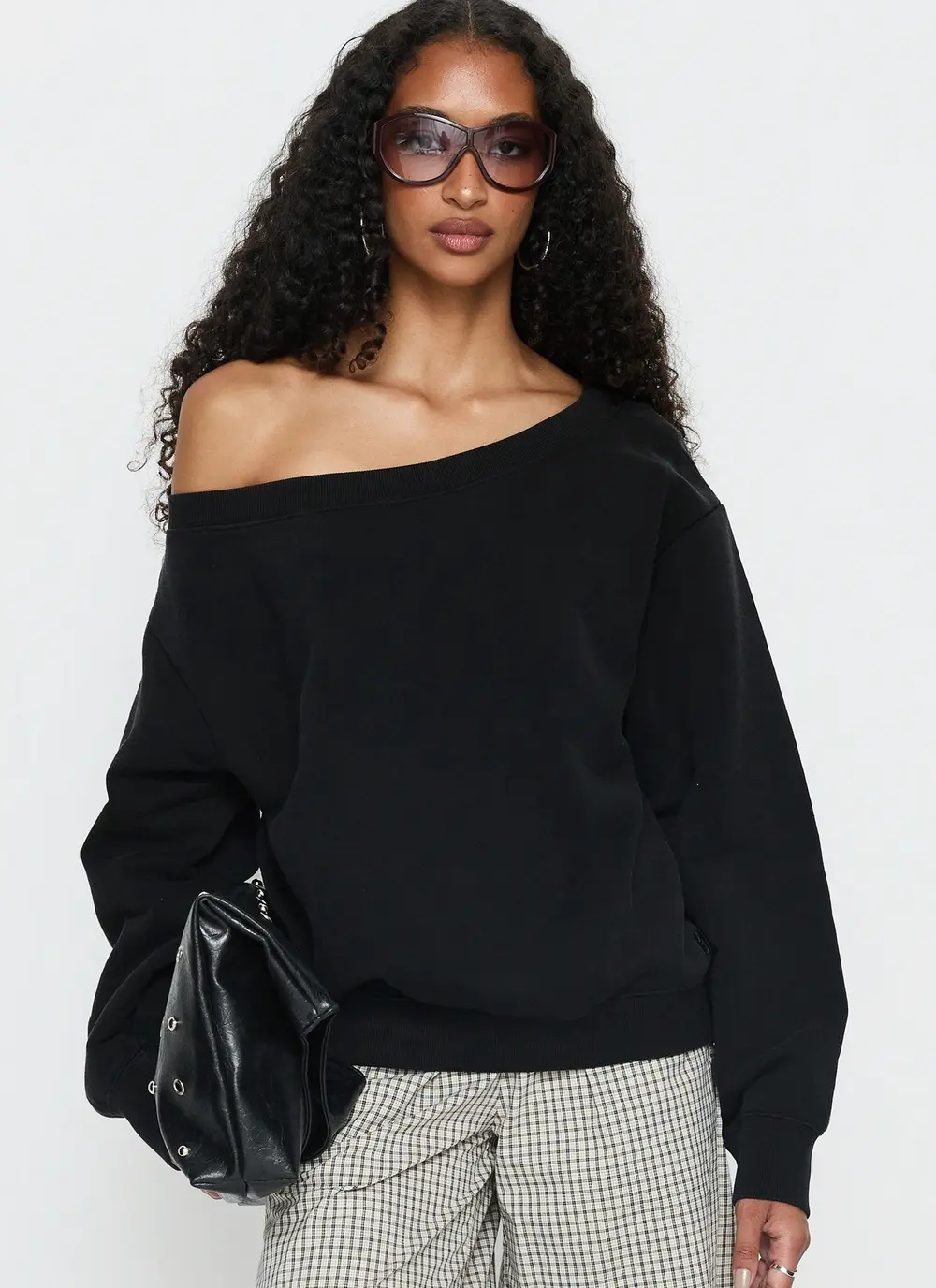 Wellness Off the Shoulder Jumper Washed Black