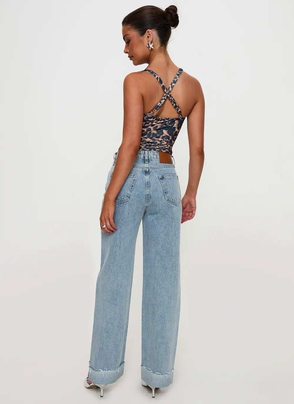Ollie Mid Rise Straight Leg Jean Light Wash Denim