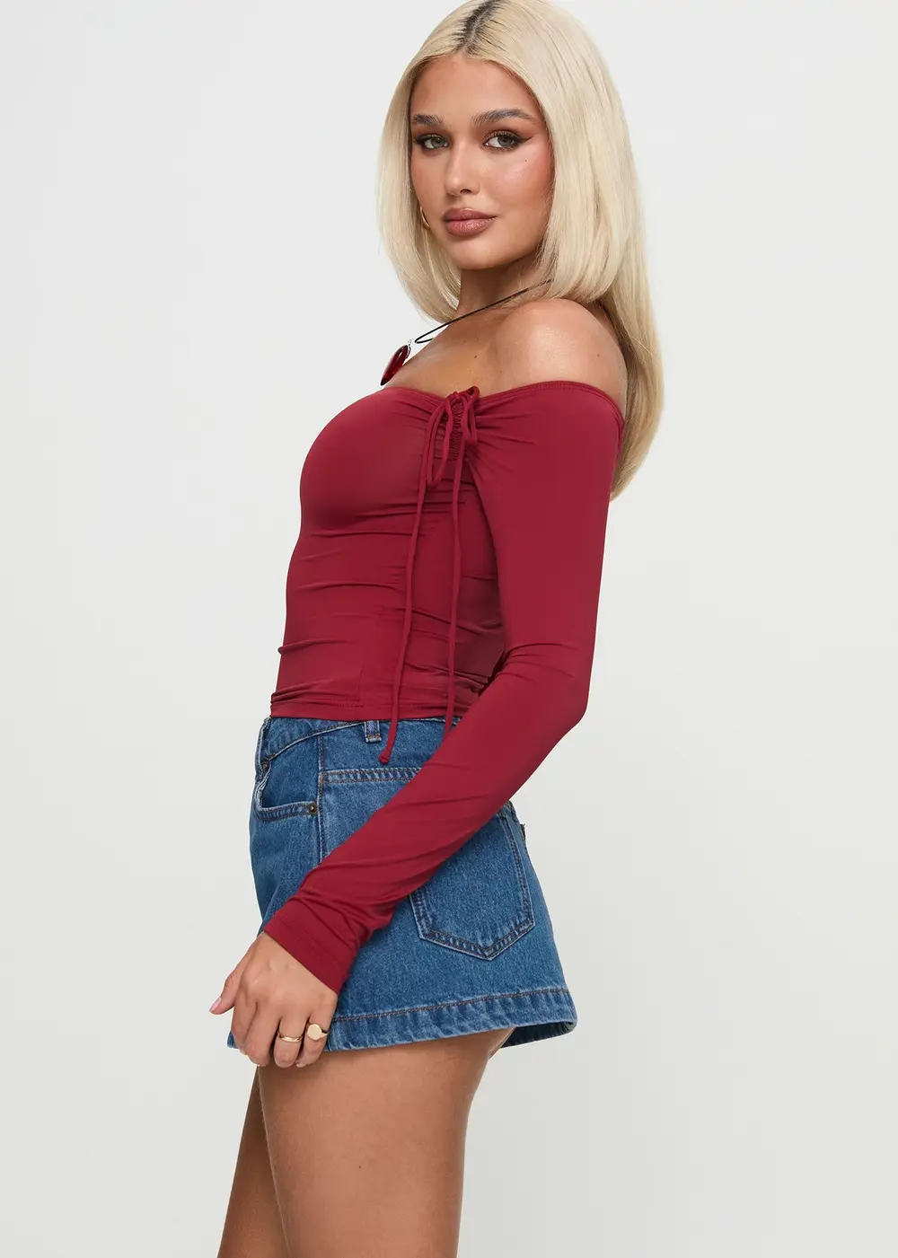 Nicolina Low Rise Denim Mini Skirt Light Wash