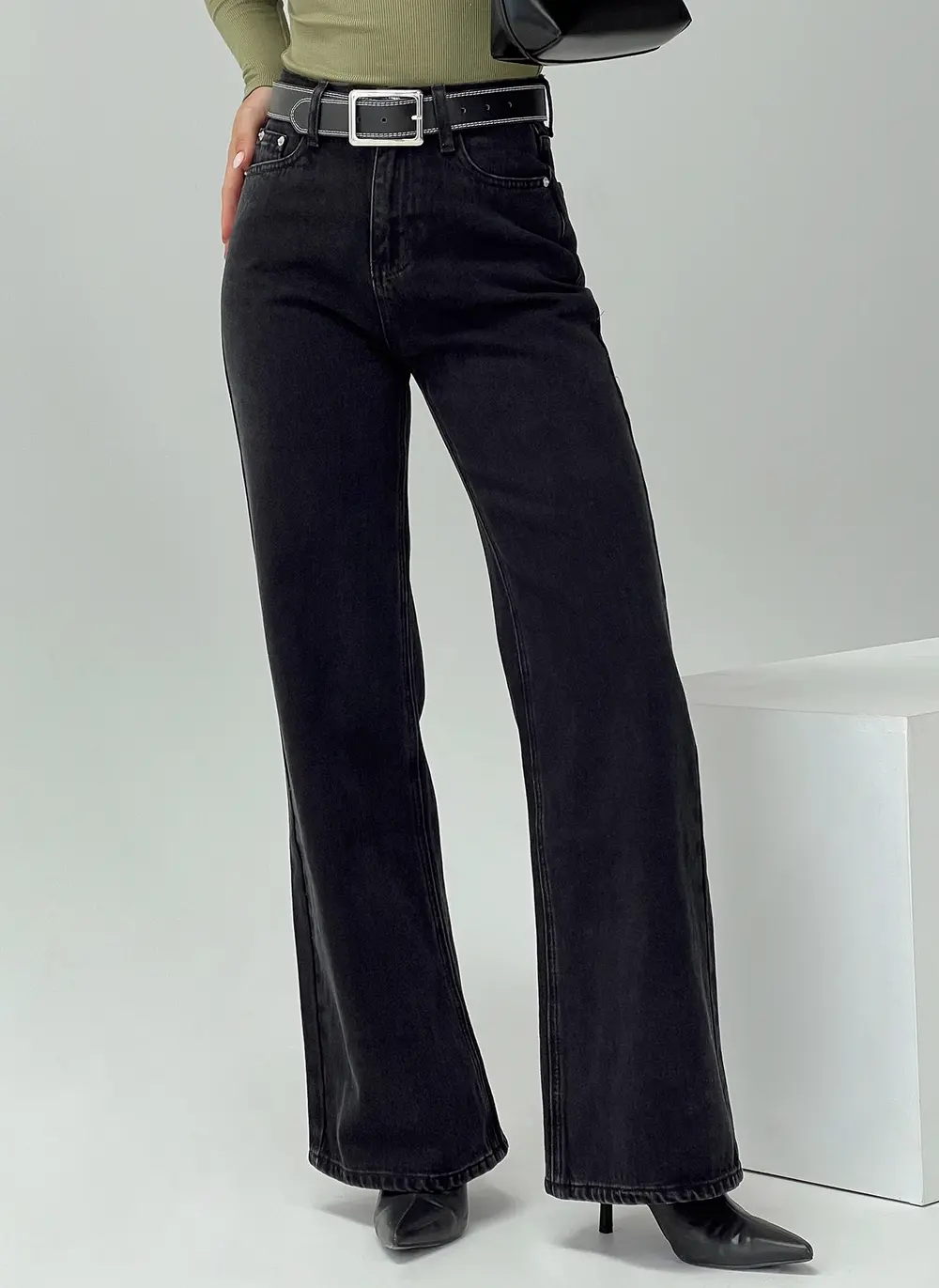 Maple Mid Rise Flare Washed Black