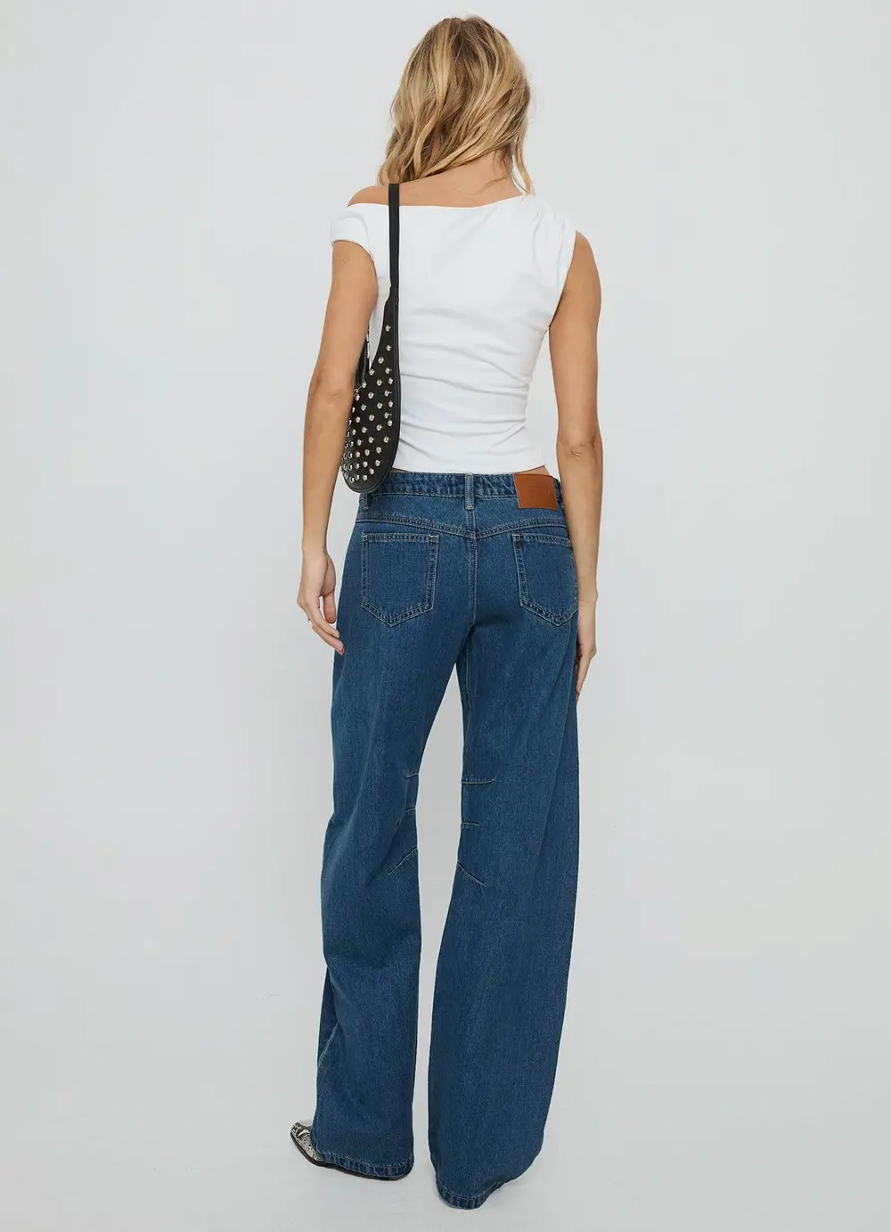 Tippie Low Rise Barrel Leg Jeans Mid Wash